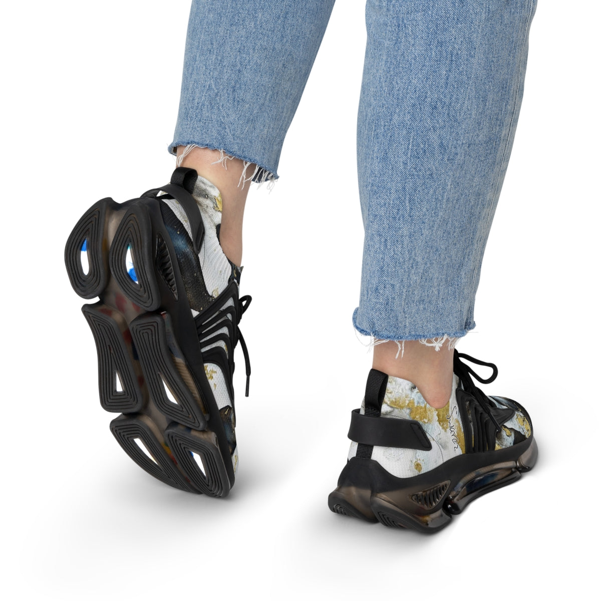 Women's Mesh Sneakers - Black and white design